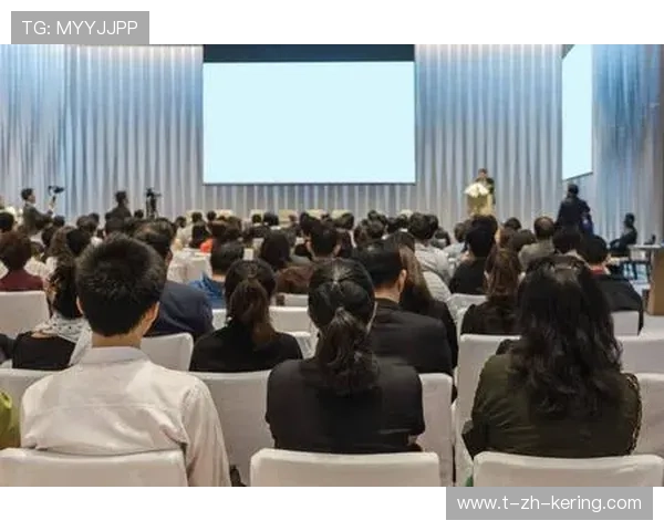 俱乐部神秘投资人现身，看台座位引热议