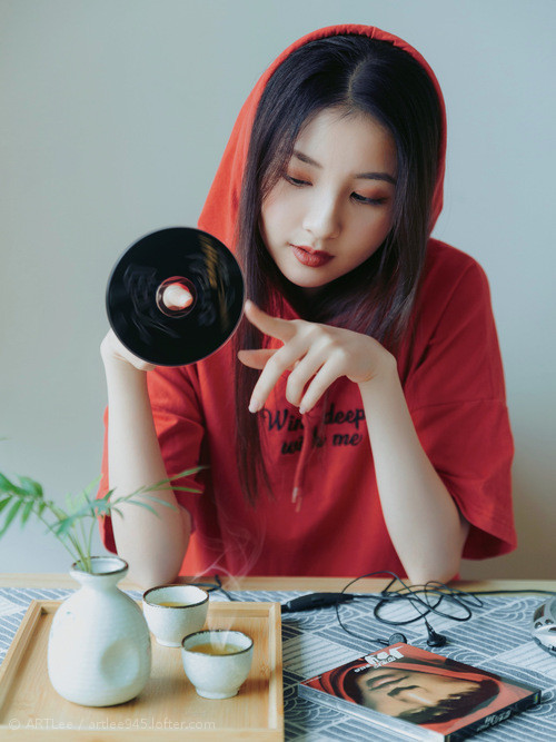 唐纳德·高尔的持球技巧和精准传球成为袋鼠队的利器，唐纳德 古尔德