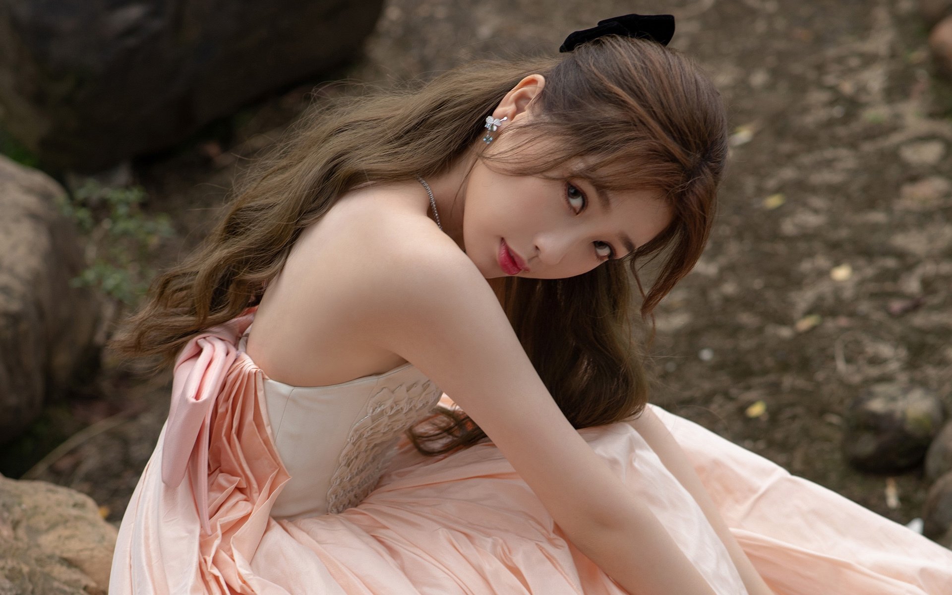 职业联赛推动转会流程透明化建立公开信息平台，职业选手的转会费归谁